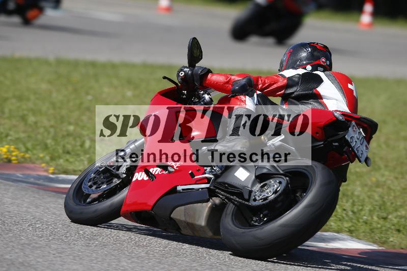 /Archiv-2024/29 12.06.2024 MOTO.CH Track Day ADR/Gruppe blau/unklar